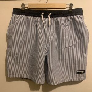 Havaianas Men’s board shorts. XL